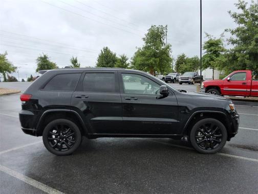 2021 Jeep Grand Cherokee Laredo