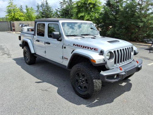 Silver Zynith Clearcoat 2023 Jeep Gladiator Mojave