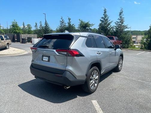 2020 Toyota RAV4 XLE Premium