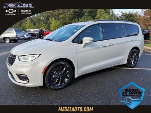 2021 Chrysler Pacifica Touring
