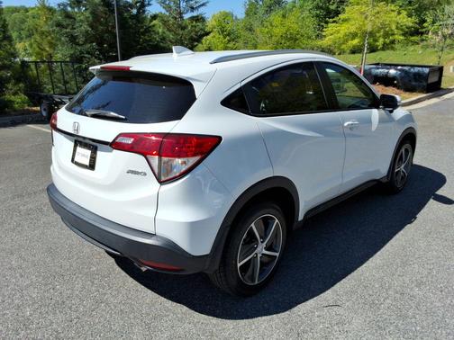 Platinum White 2022 Honda HR-V EX