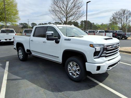 Summit White 2026 Chevrolet Silverado 3500 High Country
