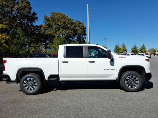 2026 Chevrolet Silverado 2500 Custom