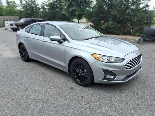 Silver Metallic 2020 Ford Fusion SE