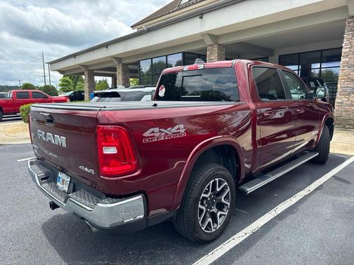 Delmonico Red Pearlcoat 2025 RAM 1500 Laramie