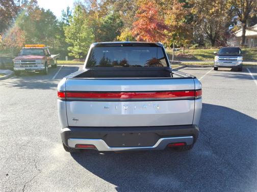 2025 Rivian R1T Adventure
