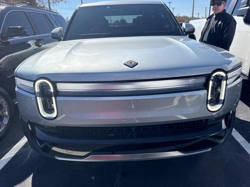 2025 Rivian R1T Adventure