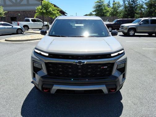 Sandstone Gray 2026 Chevrolet Traverse AWD Z71