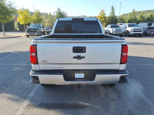 Silver Ice Metallic 2017 Chevrolet Silverado 1500 2LT