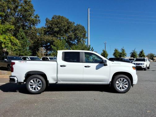 Summit White 2026 Chevrolet Silverado 1500 Custom