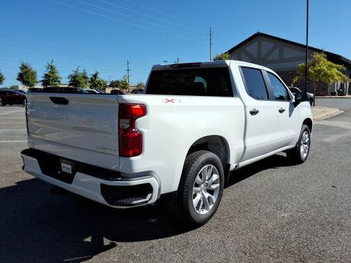 Summit White 2026 Chevrolet Silverado 1500 Custom