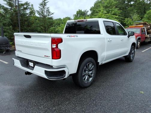 Summit White 2026 Chevrolet Silverado 1500 RST
