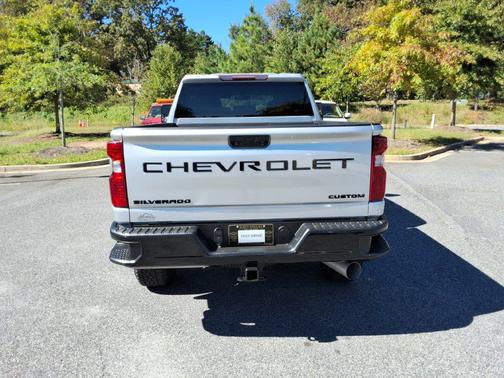Silver Ice Metallic 2022 Chevrolet Silverado 2500 Custom