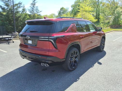 Radiant Red Tintcoat 2026 Chevrolet Traverse RS