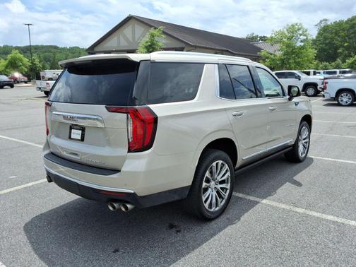 Pearl Beige Metallic 2021 GMC Yukon Denali