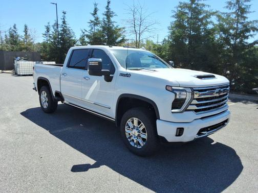 Summit White 2026 Chevrolet Silverado 2500 High Country