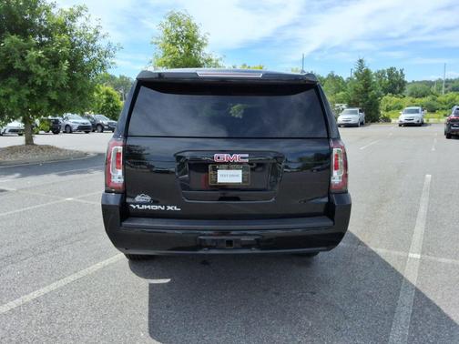 Onyx Black 2017 GMC Yukon XL SLT