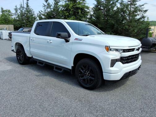 Summit White 2023 Chevrolet Silverado 1500 RST