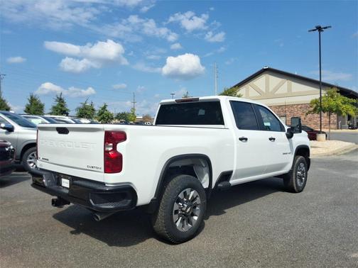2026 Chevrolet Silverado 2500 Custom