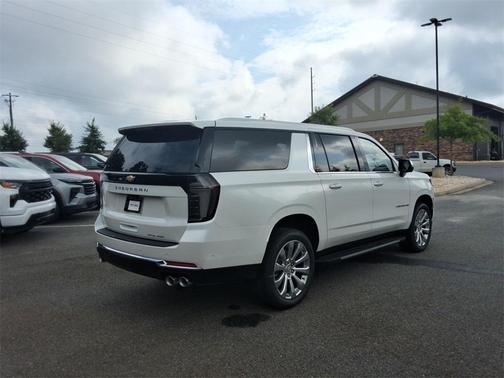 2025 Chevrolet Suburban Premier