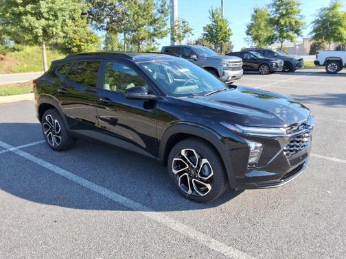 Mosaic Black Metallic 2026 Chevrolet Trax FWD 2RS