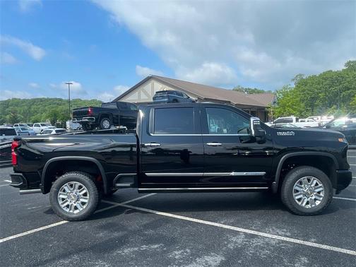 2025 Chevrolet Silverado 3500 High Country