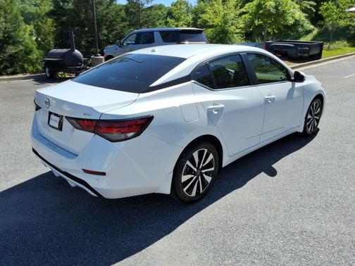 Aspen White Tricoat 2024 Nissan Sentra SV