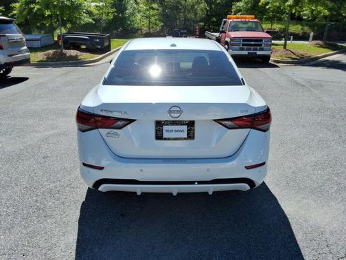 Aspen White Tricoat 2024 Nissan Sentra SV