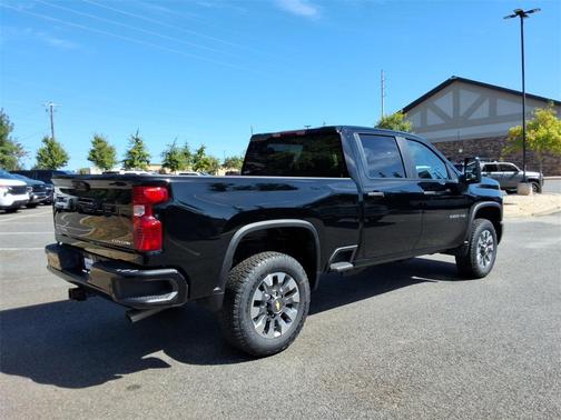 2026 Chevrolet Silverado 2500 Custom