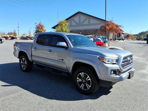 2017 Toyota Tacoma TRD Sport