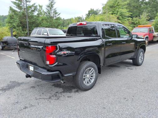Black 2026 Chevrolet Colorado LT