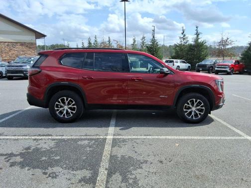 2024 GMC Acadia AT4