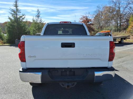 2014 Toyota Tundra SR5