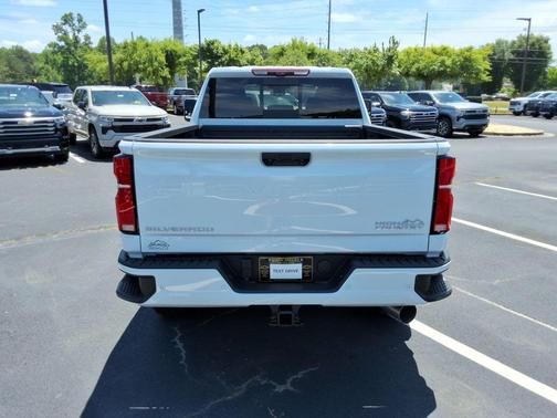 Polar White Tricoat 2026 Chevrolet Silverado 2500 High Country