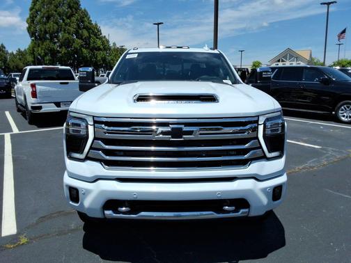 Polar White Tricoat 2026 Chevrolet Silverado 2500 High Country