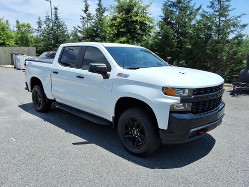 Summit White 2021 Chevrolet Silverado 1500 Custom Trail Boss