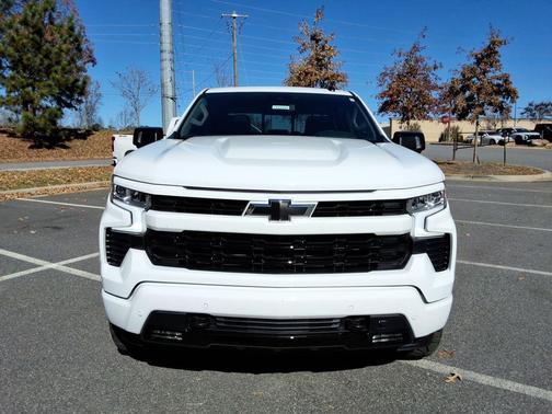 Summit White 2026 Chevrolet Silverado 1500 RST