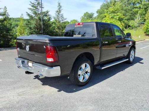 Luxury Brown Pearlcoat 2016 RAM 1500 Big Horn