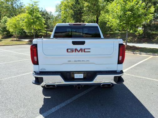 Summit White 2023 GMC Sierra 1500 SLT