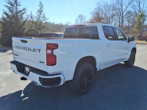 Summit White 2026 Chevrolet Silverado 1500 RST