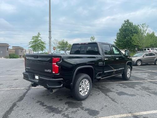 2025 Chevrolet Silverado 3500 High Country