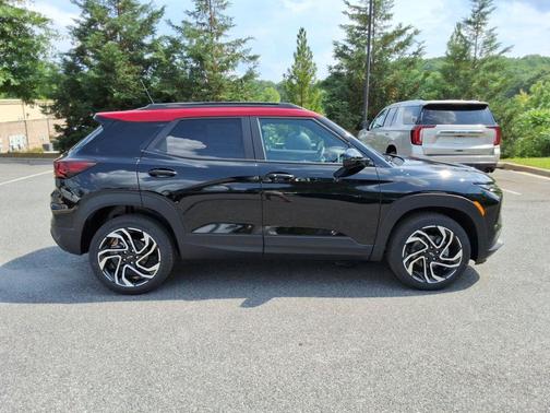 Mosaic Black Metallic 2026 Chevrolet Trailblazer RS