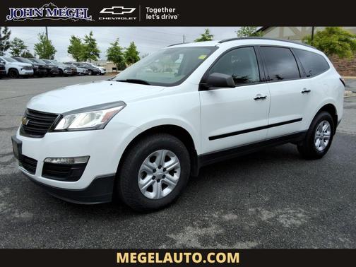 Summit White 2017 Chevrolet Traverse LS