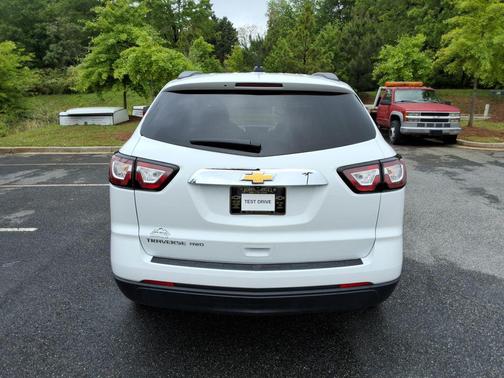 Summit White 2017 Chevrolet Traverse LS