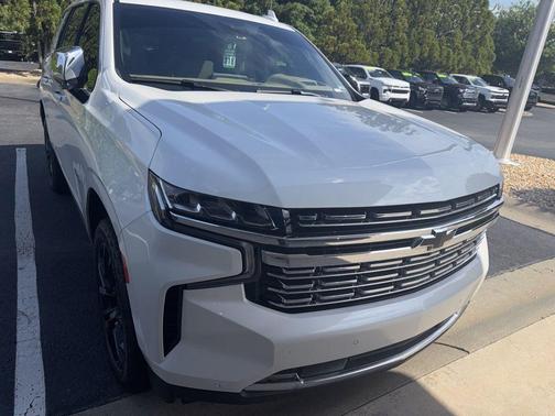 Iridescent Pearl Tricoat 2024 Chevrolet Tahoe Premier
