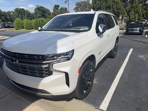 Iridescent Pearl Tricoat 2024 Chevrolet Tahoe Premier
