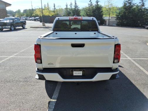 Summit White 2026 Chevrolet Colorado LT