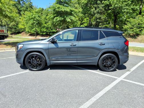 Graphite Gray Metallic 2020 GMC Terrain SLT
