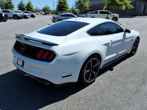 Oxford White 2016 Ford Mustang GT Premium