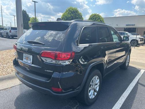 Diamond Black Crystal Pearlcoat 2021 Jeep Grand Cherokee Laredo